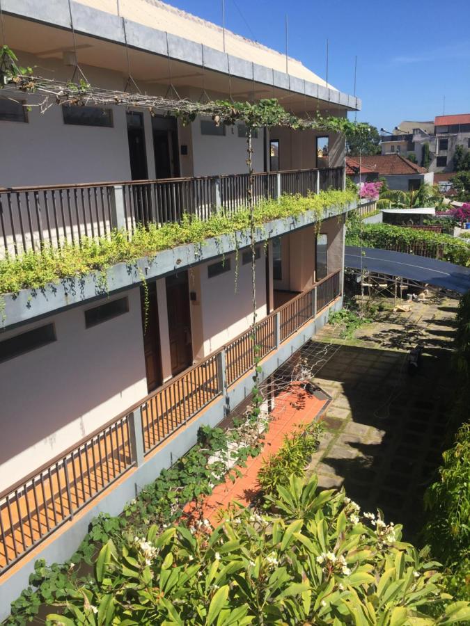 Pakerisan East Mansion Hotel เดนปาซาร์ ภายนอก รูปภาพ